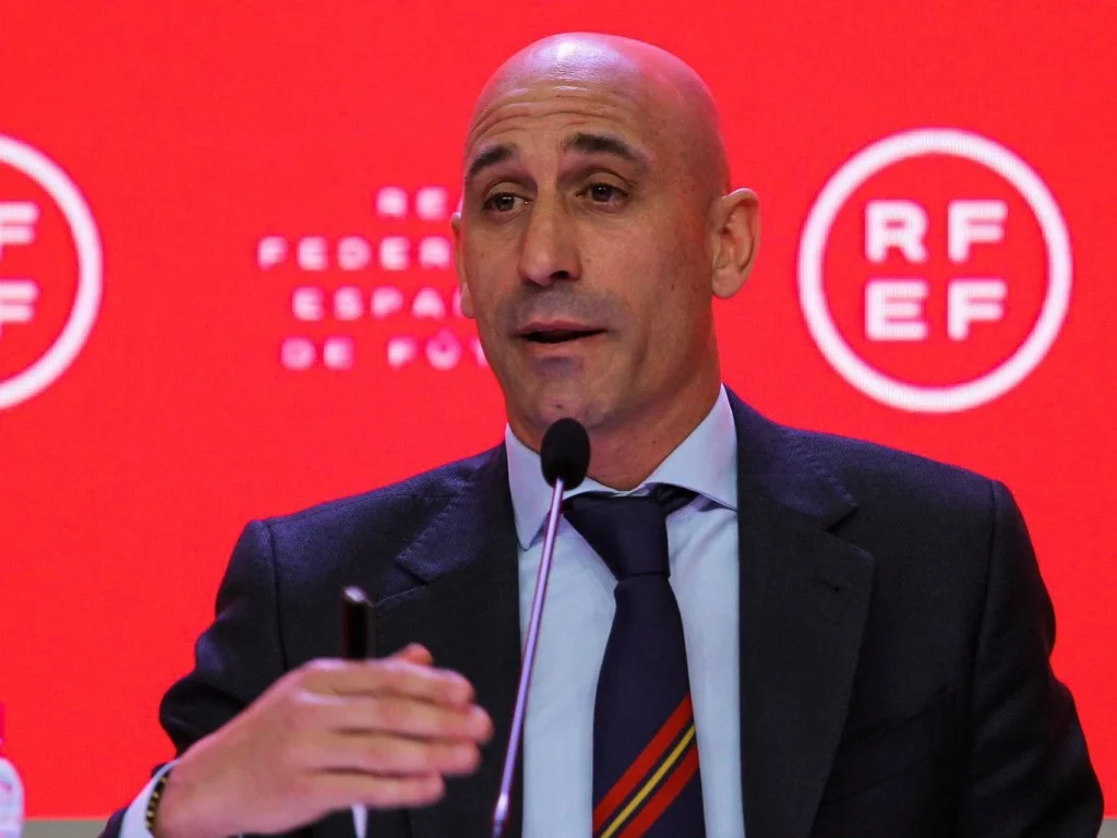 Luis Rubiales Wiki, Wikipedia, Crotch, Net Worth, Mother, Kissing Video, salary, Daughter, Wife, Twitter