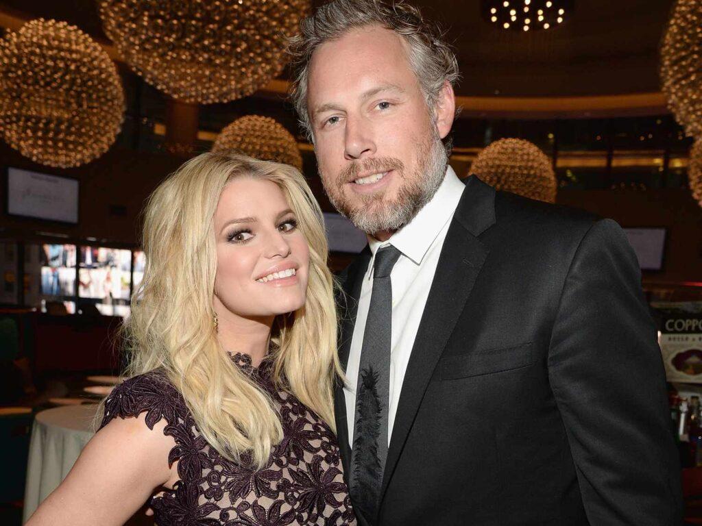 Who did Jessica Simpson date in the NFL
