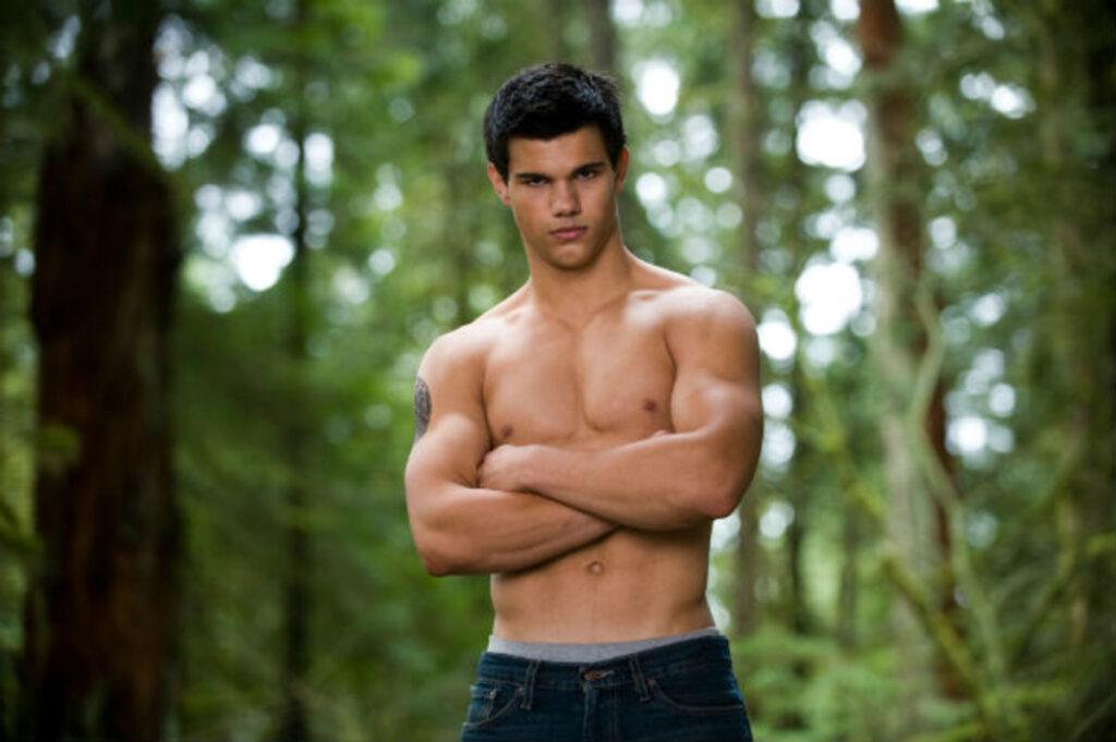 What ethnicity is Taylor Lautner, Wikipedia, Wiki, Wife, Net Worth, Height, Sister